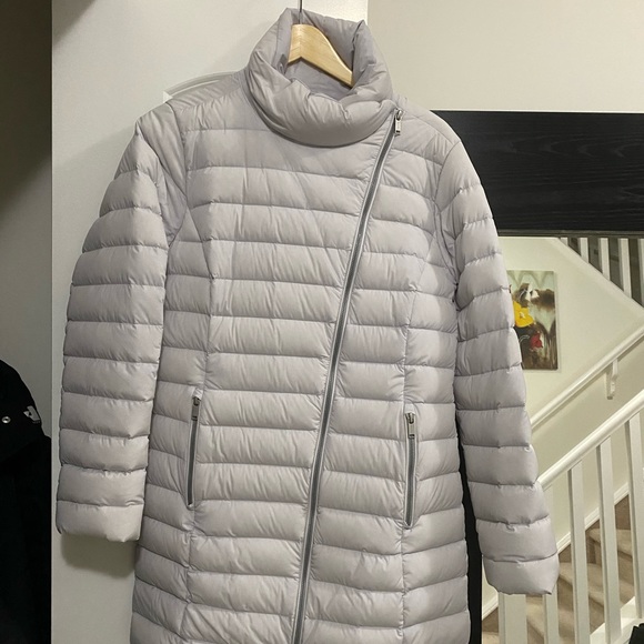 Aritzia Babaton Reza Down Jacket - Picture 2 of 4